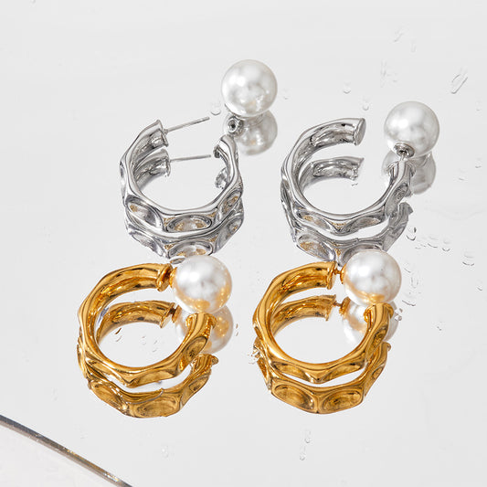 C-shaped textured pearl earrings