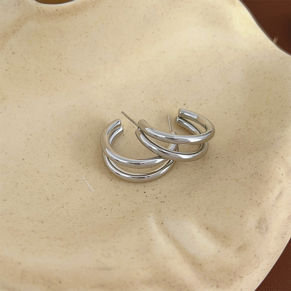Double C letter geometric stud earrings
