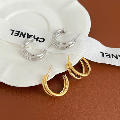 Double C letter geometric stud earrings