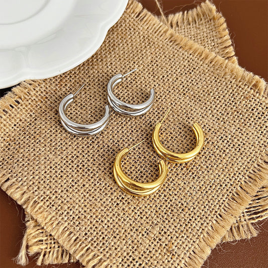 Double C letter geometric stud earrings