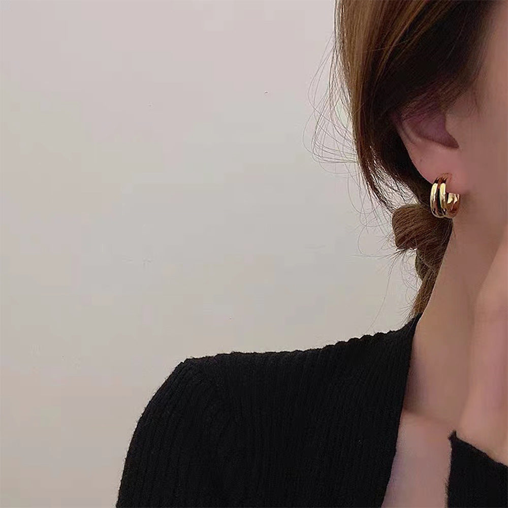 Double C letter geometric stud earrings